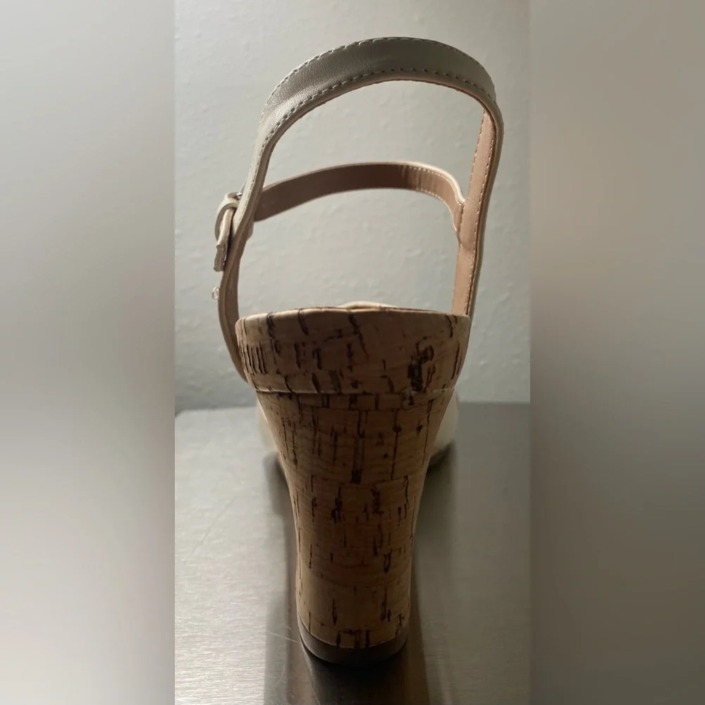 AEROSOLES Women's Tan Wedge Sandals